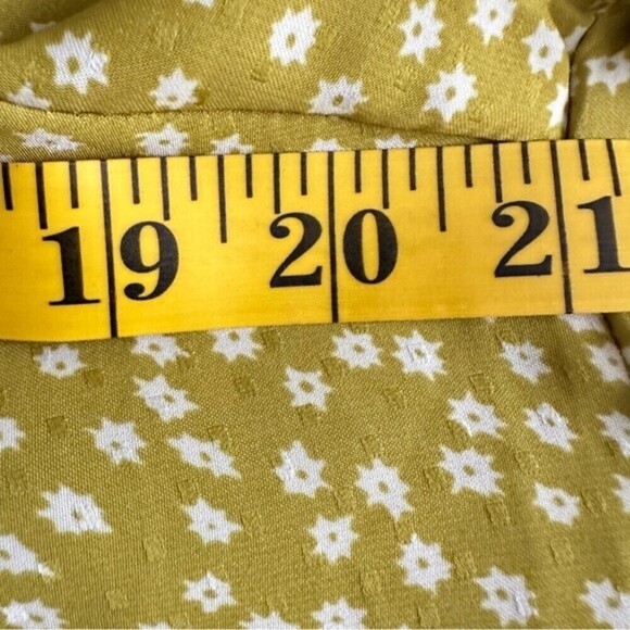 Carolina Belle Montreal Floral Short Sleeve Blouse Size Large - Picture 11 of 13